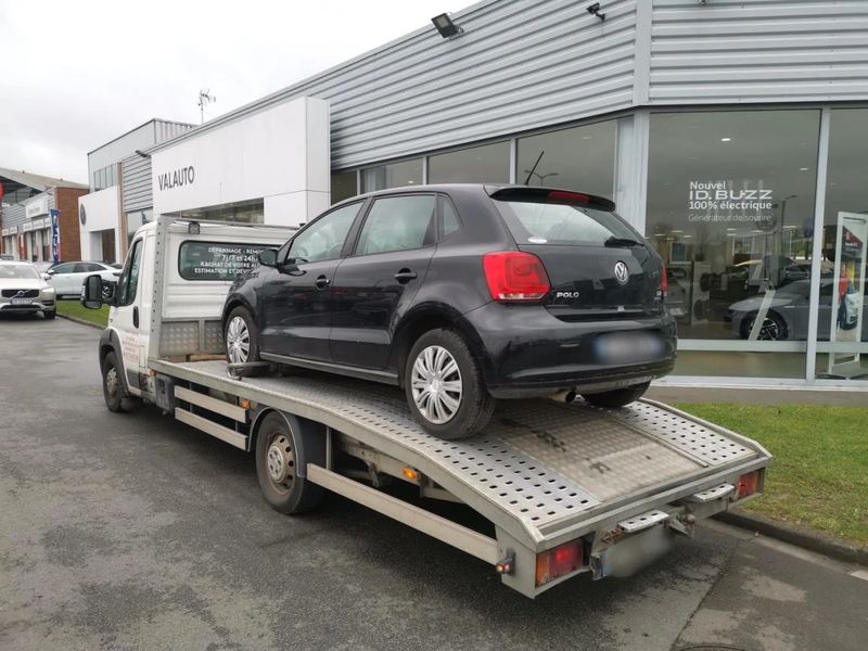 Remorquage VW Polo sur plateau